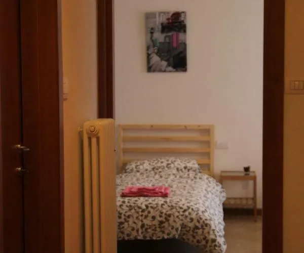 Aduepassidallafiera Appartement Bologna
